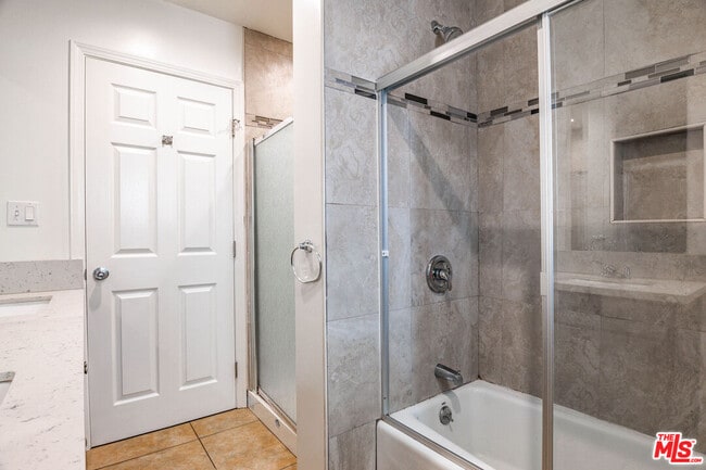 Photo - 1112 Ocean Park Blvd Unit B