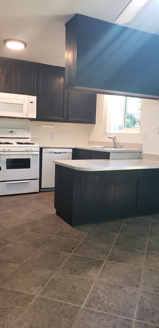 8100 - 8100 Apartment Unit 3802