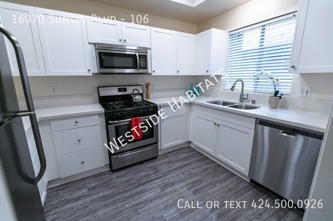 Building Photo - 16070 Sunset Blvd Unit 106