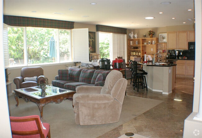 Building Photo - Beautiful Calabasas home with marble floor...