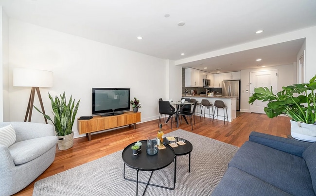 Photo - 10946 1/2 Roebling Ave Condo Unit 12