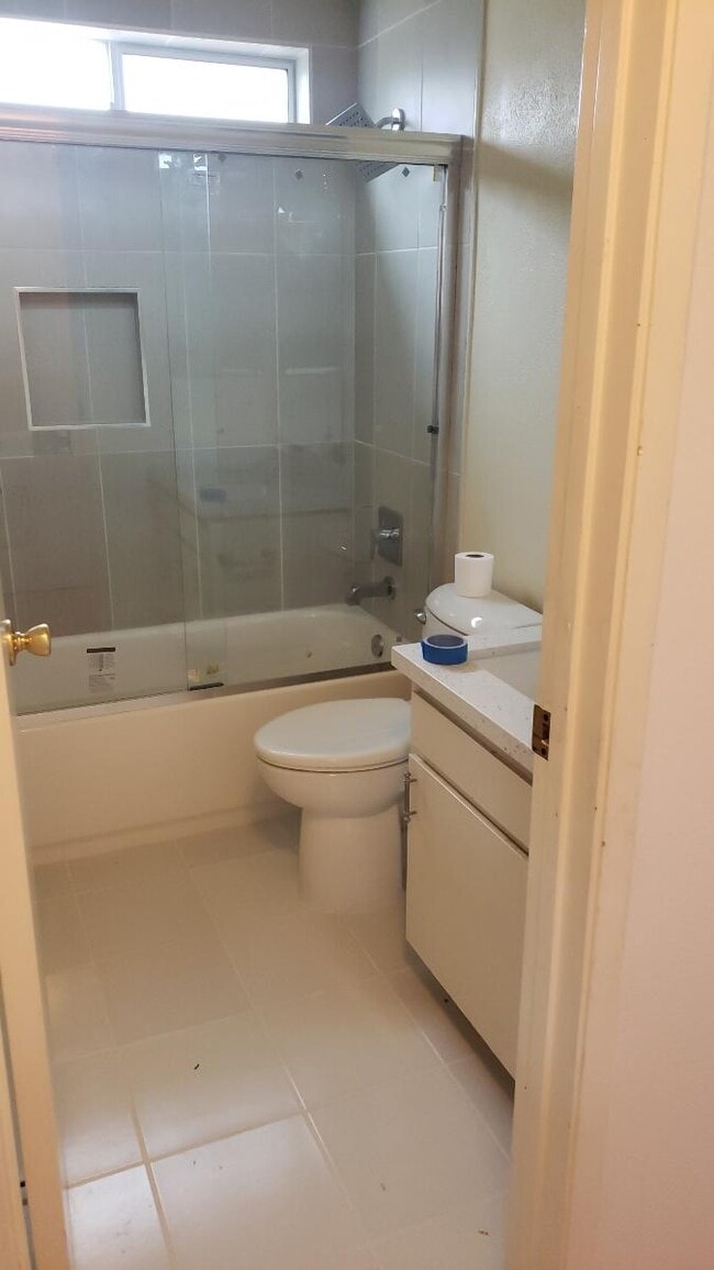 bathroom with tub - 4667 E Mountain View Dr Unit # 2
