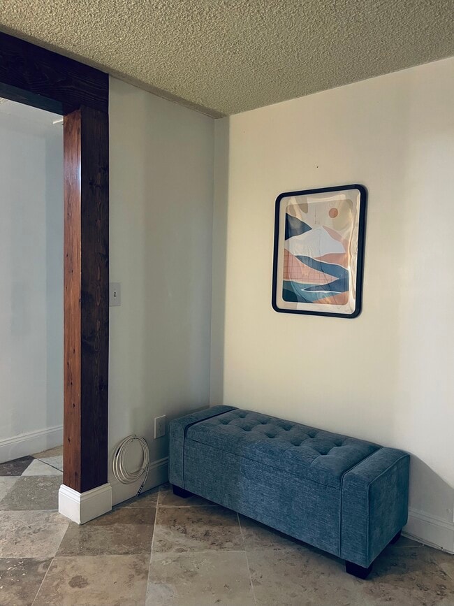 Photo - 22837 Vose St