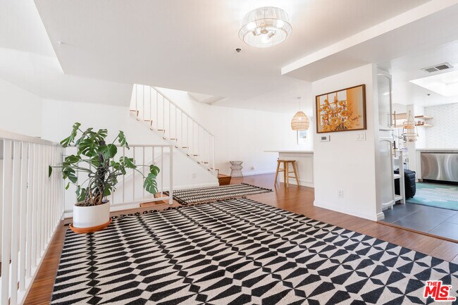 Photo - 1001 Figueroa Terrace Unit 305