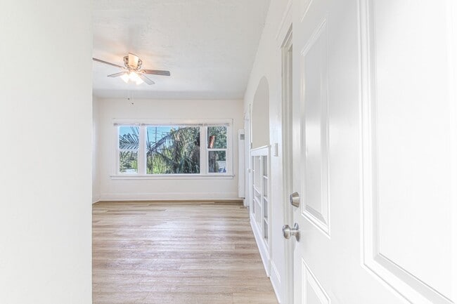 Photo - 1643 Locust Ave Unit 10