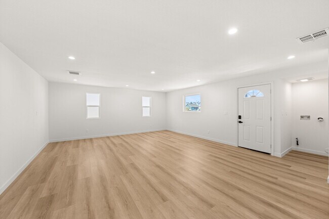 Photo - 4700 S Gramercy Pl Unit 4702.0