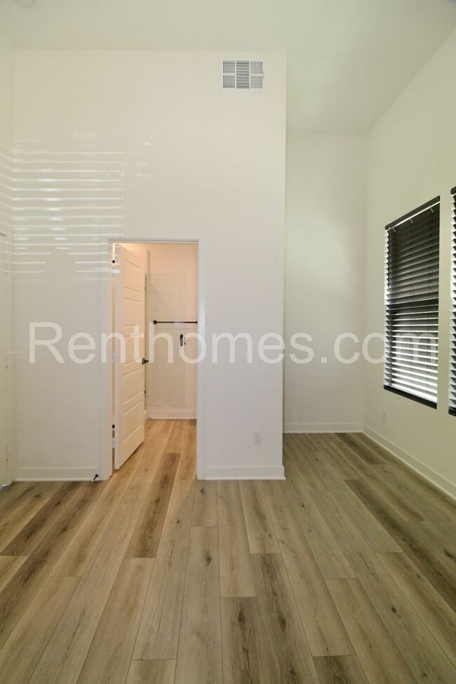 Photo - 1710 Discovery Falls Dr