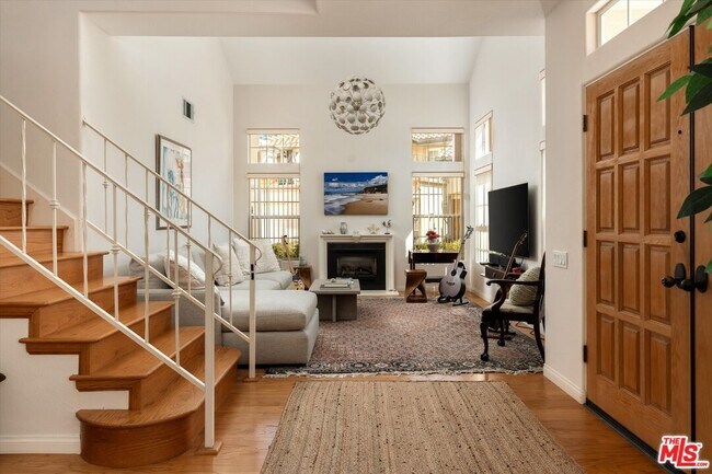 Photo - 1256 Cravens Ln Unit 3