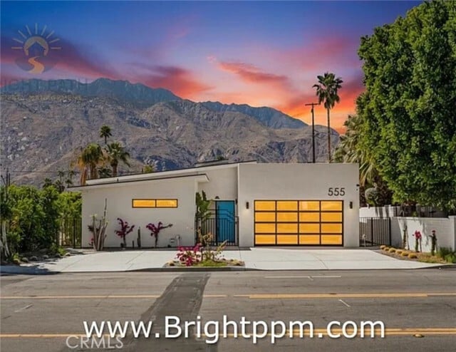 Building Photo - 555 S Sunrise Way