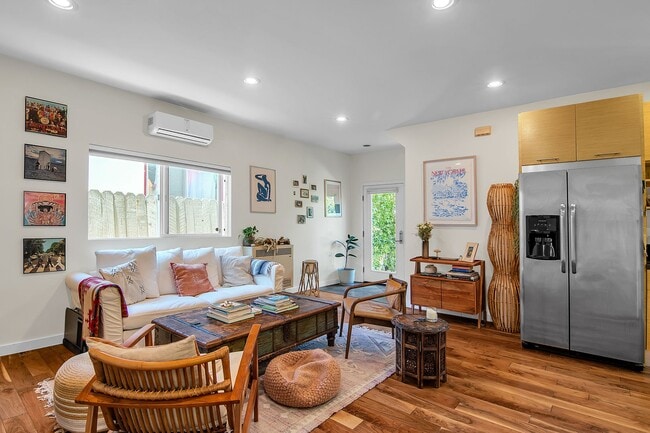 Building Photo - 2411-2413 Ocean Ave Unit 2413