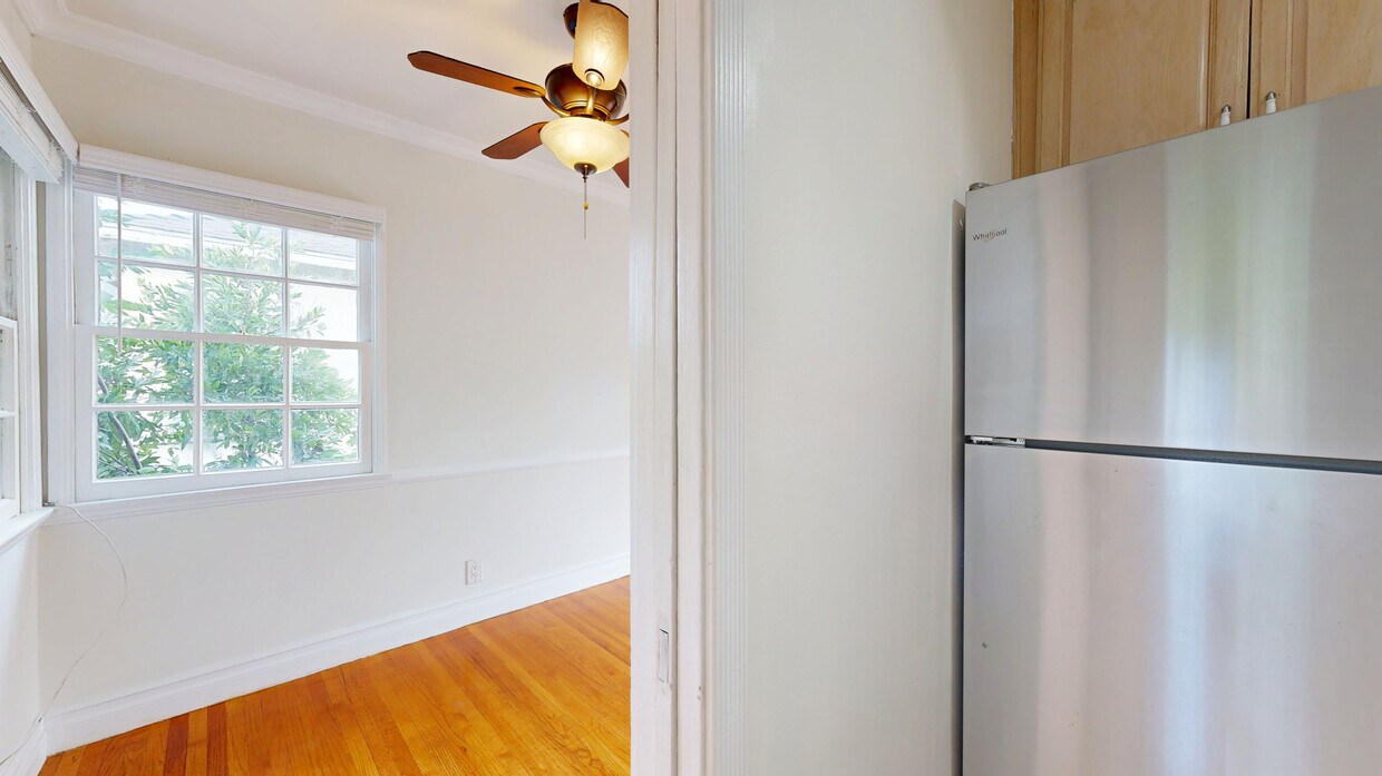 3D Tour - 5025 Cahuenga Blvd