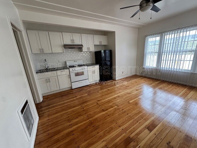 Photo - 1781 N Orchid Ave Unit 112