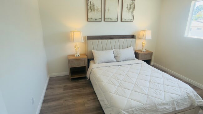 Photo - 18550 Hatteras St