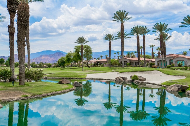 Building Photo - 392 Desert Holly Dr Unit 392