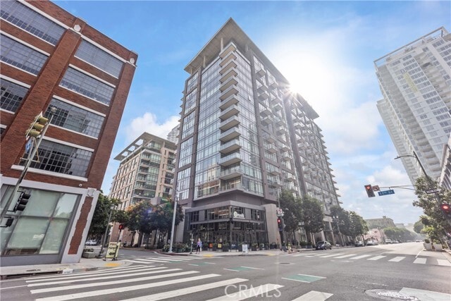 Building Photo - 1100 S Hope St Unit 1704
