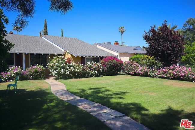 Photo - 12455 Cumpston St