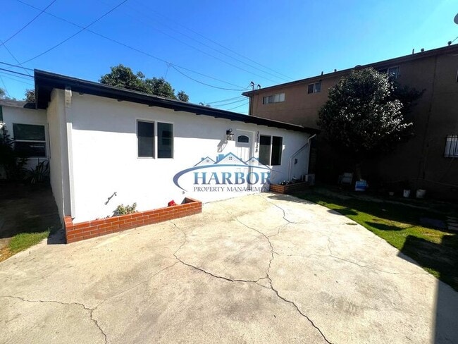 Photo - 2332 Cedar Ave Unit ADU