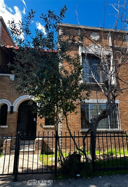 Photo - 1421 S Valencia St Apartment