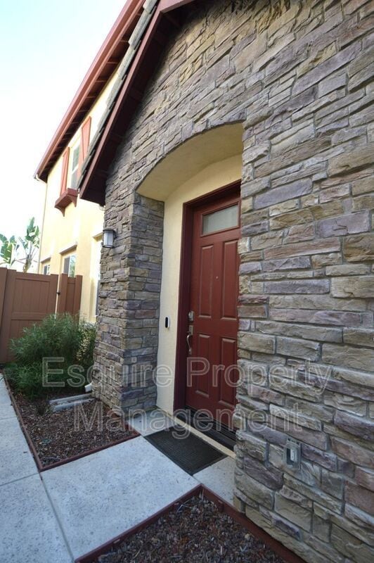 Photo - 1608 Range Rd