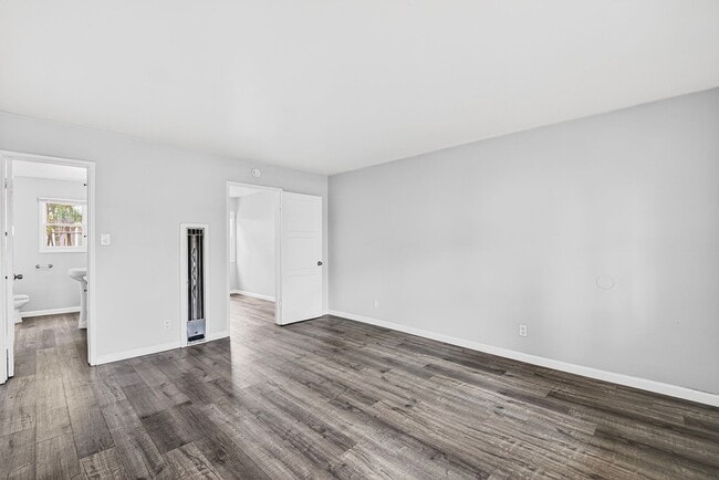 Photo - 445 W 15th St Unit 04
