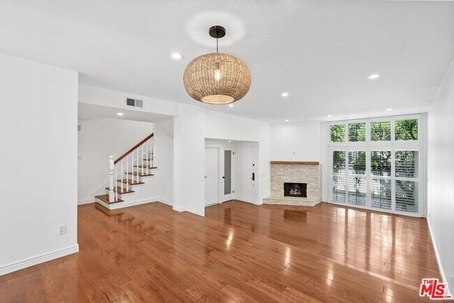 Photo - 1622 Palisades Dr
