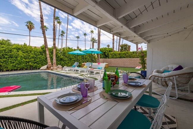 Photo - Stunning Desert Contemporary Home in Sunri...