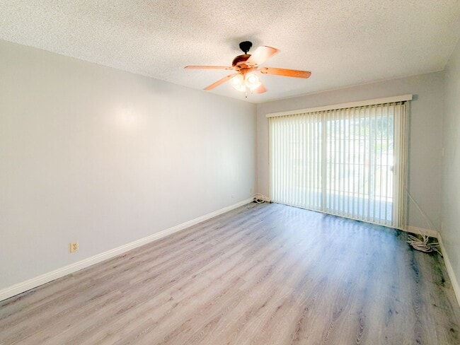 Photo - 900 Kincaid Ave