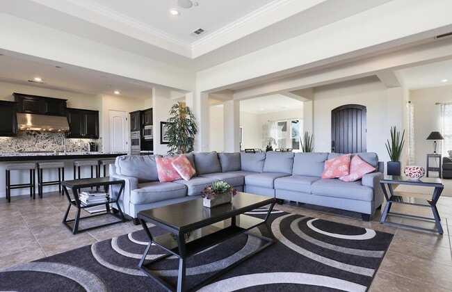 Photo - 81600 Macbeth St