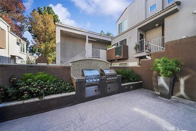 Photo - 355 N Maple St