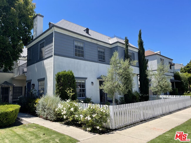 Building Photo - 111 N Harper Ave