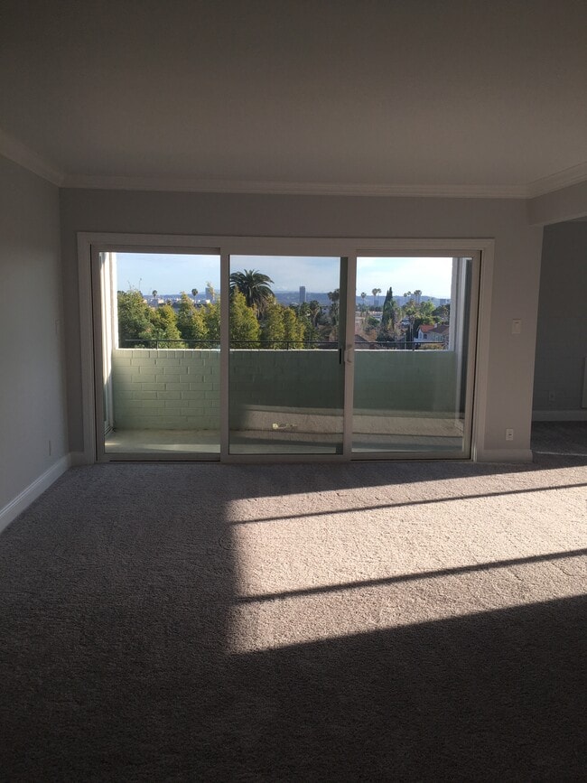 Photo - 7560 Hollywood Blvd Unit 303