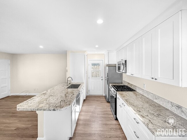 Photo - Beautiful 3BD/2BA W/ Updated Kitchen and B...