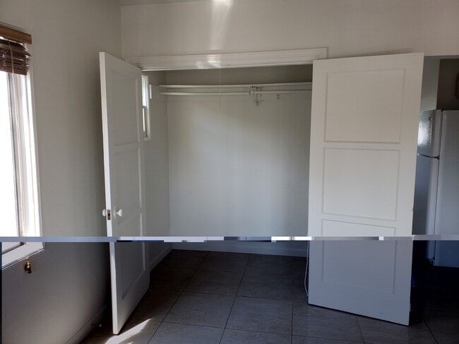 Photo - 817 N Wilton Pl Unit 817