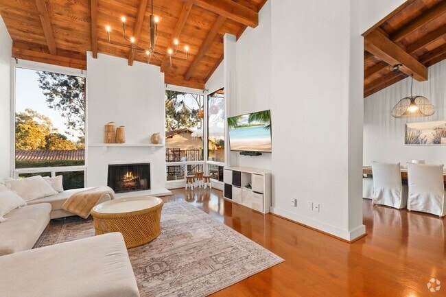 Building Photo - 16936 Via De Santa Fe Rental