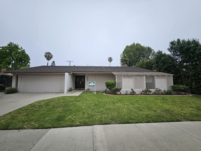 Building Photo - 316 Cambridge Dr