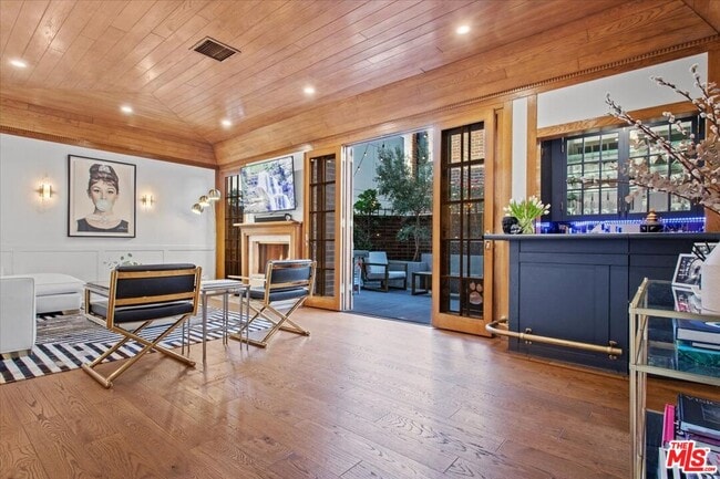 Photo - 9311 Burton Wy