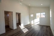 Photo - 3259 Cole Ave