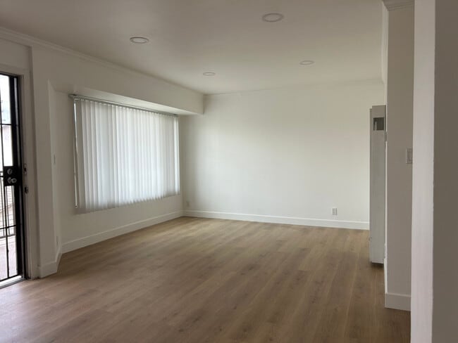 Photo - 924 Gaviota Ave Unit 301