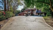 Photo - Spacious 5-Bedroom Home for Rent in Prime ...