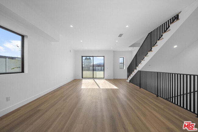 Photo - 10845 1/2 Morrison St