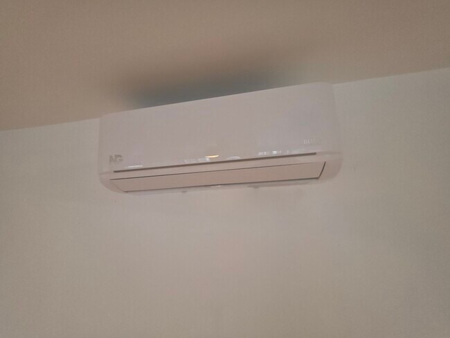 Photo - 1361 W Vernon Ave Unit 1361 W. Vernon Ave. Newly Renovated +A/C