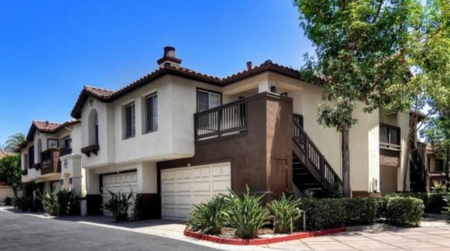 Photo - 2960 Champion Way