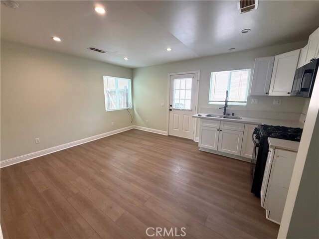 Photo - 1334 W 65th St