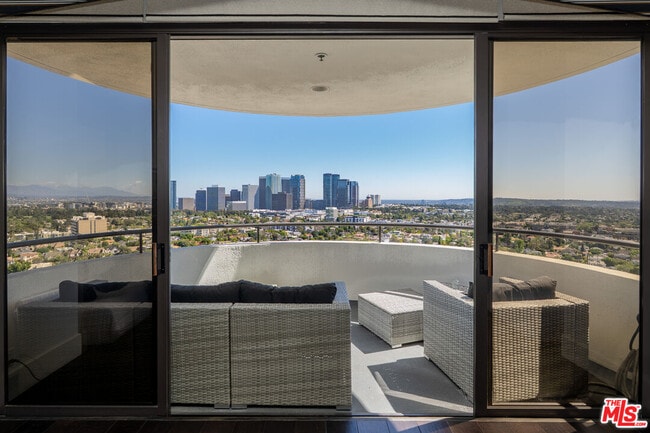 Photo - 10560 Wilshire Blvd Unit 1706