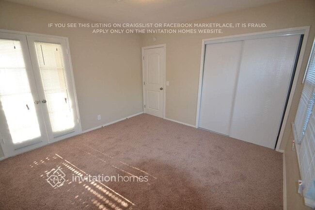 Photo - 17363 Saticoy St