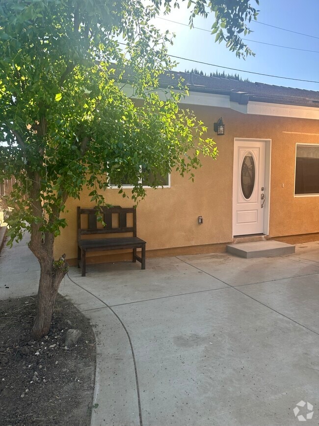 Building Photo - 1131 Hare Ave Rental