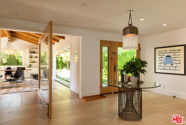 Photo - 6048 Philip Ave