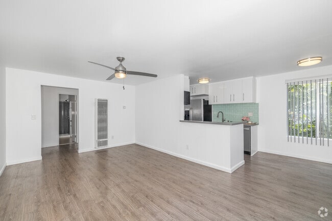 2BR, 2BA - 1,200SF - Living Room - 3111 4th Street