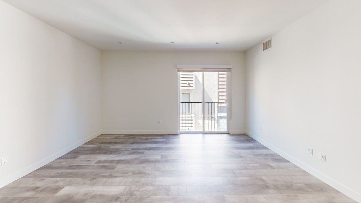 3D Tour - 12905 Landale Street