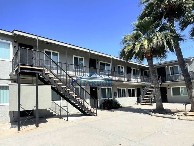 Building Photo - 1388 Martin Luther King Jr Ave Unit 4